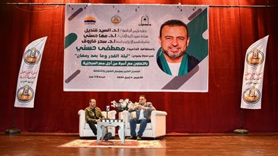 الداعية مصطفى حسني يحاور شباب جامعة حلوان حول ليلة القدر وما بعد رمضان