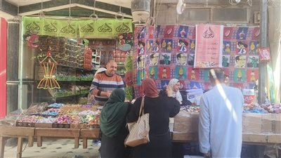 بـ100 جنيه اشتري حلاوة العيد، جولة في شادر الشيكولاتة بالدقهلية (فيديو وصور) 