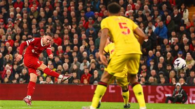 أخبار الرياضة، ليفربول يستعيد صدارة الدوري الإنجليزي، الزمالك يحسم موقفه من مواجهة الأهلي بالسعودية، والأهلي يرد على أنباء عودة رمضان صبحي