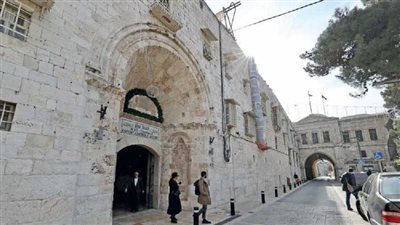 الشرطة الإسرائيلية تخلي حديقة البقر التابعة للكنيسة الأرمنية في القدس والأردن يندد