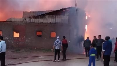 النيران امتدت من فرن بلدي، إصابة ربة منزل في حريق منزل بسوهاج