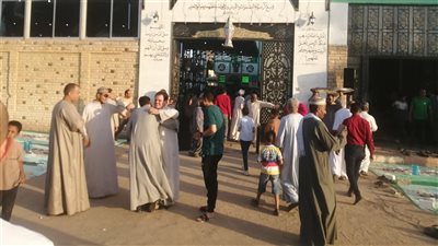 توافد الصائمين على الساحة الرضوانية بالأقصر في إفطارها السنوي (صور)