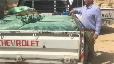 ضبط سيارة محملة بطن ونصف دقيق مدعم قبل بيعها بالسوق السوداء في الإسماعيلية (صور)