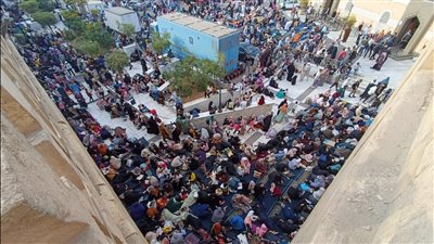 التماسا لليلة القدر، توافد آلاف المصلين على الجامع الأزهر (صور)