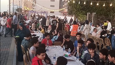 المنصورة هتفطر مع بعض، إقبال كبير على مائدة الممشى السياحي الجديد في الدقهلية