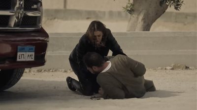 رياض الخولي يقتل محمد علي رزق في الحلقة 26 من صيد العقارب