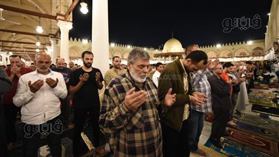 الدعاء لـ فلسطين يتصدر مشهد دعاء القنوت في ليلة 27 رمضان بمسجد عمرو بن العاص (فيديو وصور) 