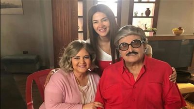 دنيا سمير غانم تحبس دموعها وتكشف كيف تجاوزت حزنها على وفاة والديها (فيديو)