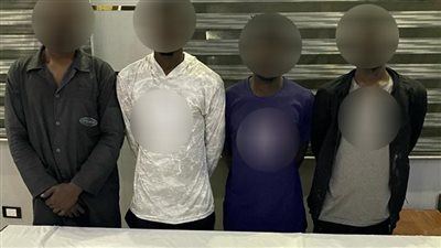 ضبط 4 لصوص لسرقتهم حقيبة أموال من شريك بمصنع أحذية بالسلام 