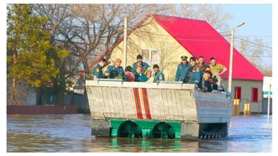 إجلاء 4 آلاف شخص بعد انهيار سد في روسيا (فيديو)