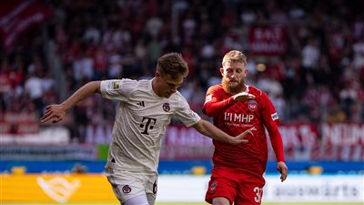 بايرن ميونيخ يتقدم على هايدنهايم بهدفين في الشوط الأول من مباراتهما بالدوري الألماني 