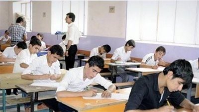 طلاب الصفين الأول والثاني الإعدادي بمدارس الجيزة يختتمون امتحانات شهر مارس غدا