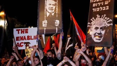 صحيفة عبرية: 10 آلاف متظاهر شاركوا في الاحتجاجات أمام وزارة الدفاع بتل ابيب