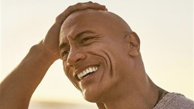 ذا روك يطلق ماركته الخاصة لـ شامبو الشعر (صور)