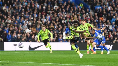 آرسنال يتصدر الدوري الإنجليزي مؤقتا بالفوز على برايتون بثلاثية 