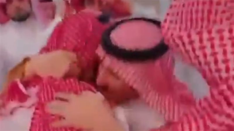 سعودي يعفو عن قاتل