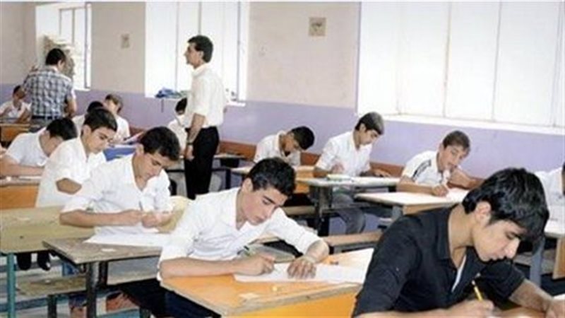 طلاب الجيزة يؤدون