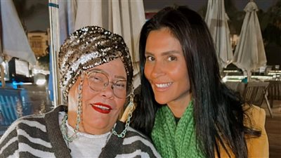 منع الفنانة ساندي من السفر لدفن والدتها لهذا السبب 