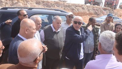 مسؤولو الإسكان يتفقدون المنطقة الصناعية بالعاشر من رمضان