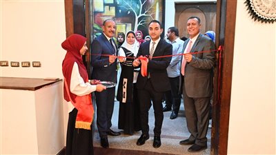 جامعة الفيوم تفتتح معرضا فنيا لطلاب التربية النوعية بعنوان 