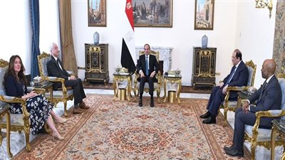 تفاصيل مباحثات السيسي ورئيس الاستخبارات الأمريكية (فيديو وصور)