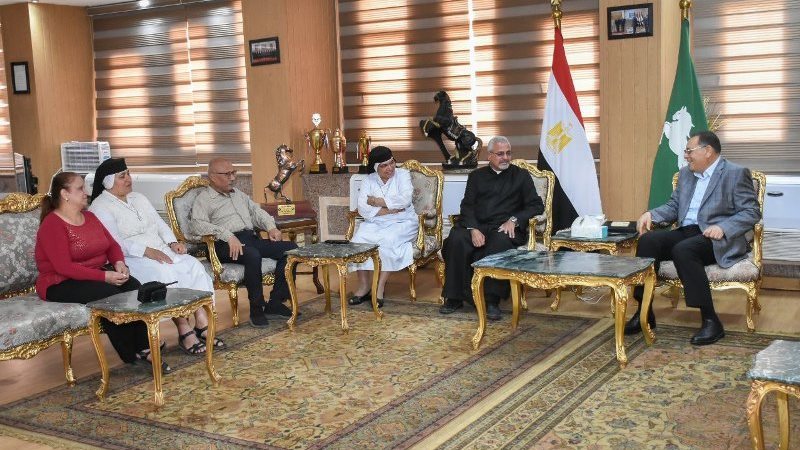 محافظ الشرقية يستقبل