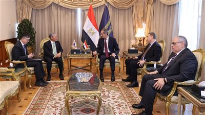 وزير الاتصالات يبحث مع سفير كوريا الجنوبية تعزيز التعاون المشترك 