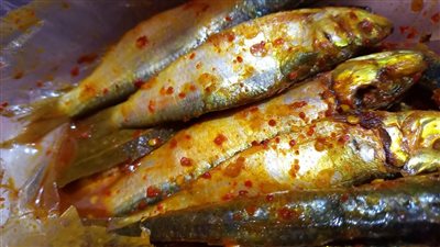 طريقة تخليل السردين، سهلة وغير مكلفة قدميها فى العيد