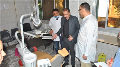 وكيل صحة سوهاج يتفقد 5 منشآت صحية ويحيل المتغيبين للتحقيق (صور) 