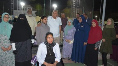 محافظ الوادي الجديد يُهدي 4 رحلات عُمرة ومكافآت مالية لذوي الاحتياجات الخاصة 