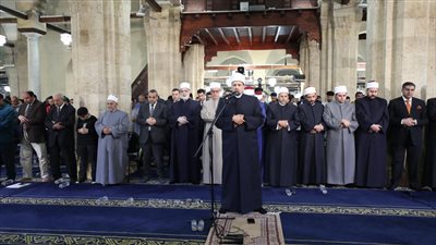 آخر تراويح في رمضان 2024، آلاف المصلين يملؤون رحاب الجامع الأزهر