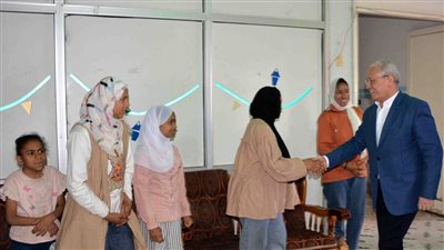 محافظ الأقصر يشارك الأيتام ومرضى شفاء الأورمان فرحة العيد