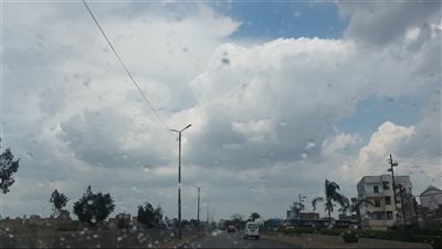 غيوم وسقوط أمطار على أنحاء متفرقة في القليوبية (صور) 
