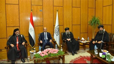 وفود قساوسة الكنائس تصل جامعة أسيوط للتهنئة بعيد الفطر (صور) 