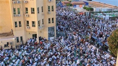 تكثيف سيارات السرفيس لخدمة المواطنين أثناء صلاة العيد في أسوان