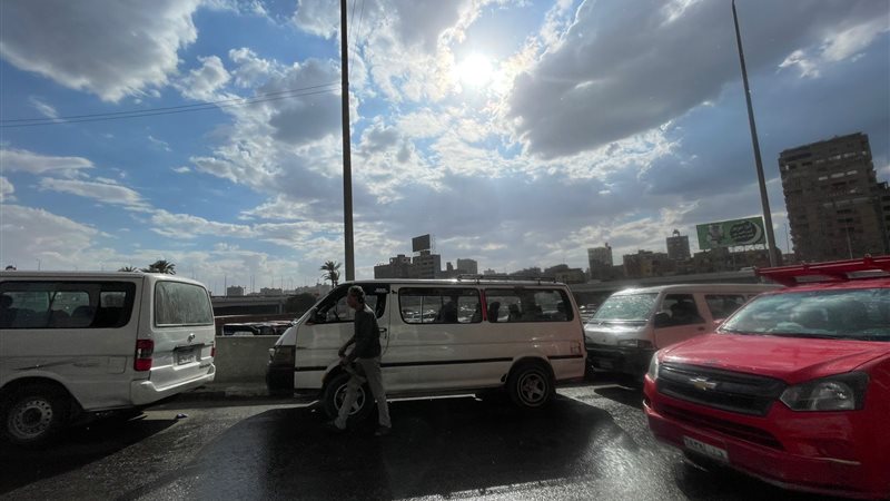 سقوط أمطار خفيفة