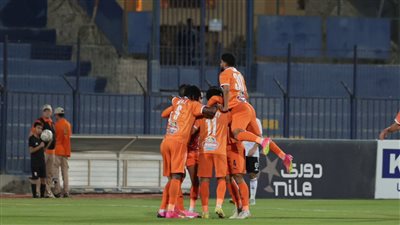 بيراميدز يسعى للحفاظ على صدارة الدوري بمواجهة المقاولون العرب