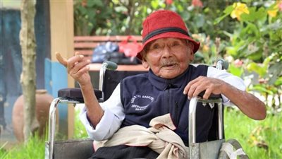 مواليد عام 1900 وظهر فجأة، أكبر معمر في العالم يحير موسوعة جينيس (صور)