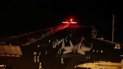 الجيش الأمريكي يعلن تدمير صاروخ باليستي حوثي فوق خليج عدن