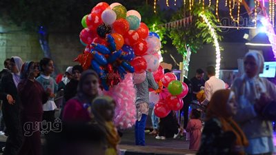 بالبلالين، زحام شديد على جامع عمرو بن العاص لأداء صلاة عيد الفطر (صور) 