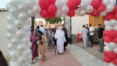 بالهدايا والألعاب، استقبال حافل للمصلين في الساحات الشعبية بالوادي الجديد (فيديو وصور)