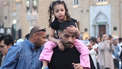 العائلات مع أبنائهم يتصدرون المشهد في صلاة عيد الفطر المبارك (صور)