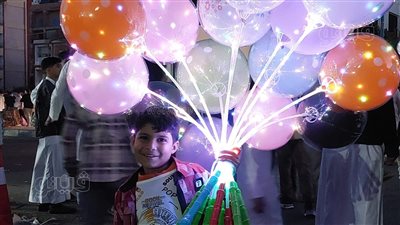 انتشار باعة البلالين وألعاب الأطفال بمحيط ساحات صلاة العيد بمطروح (صور)