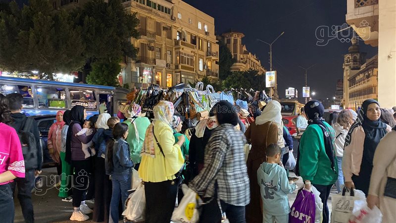 إقبال المواطنين على