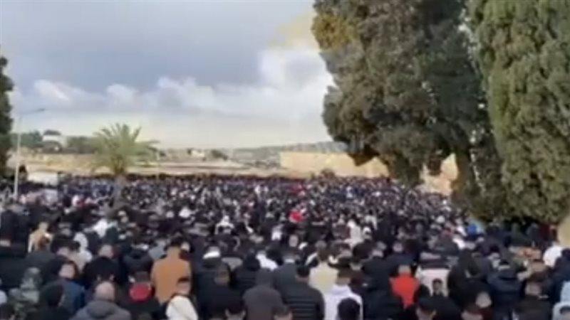 الفلسطينيين يؤدون