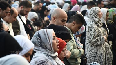 ما حكم خروج المرأة لصلاة العيد في المساجد والساحات؟ الأزهر يرد 