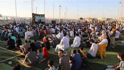 محافظ الوادي الجديد يؤدي صلاة عيد الفطر بحديقة 30 يونيو بالخارجة (صور)