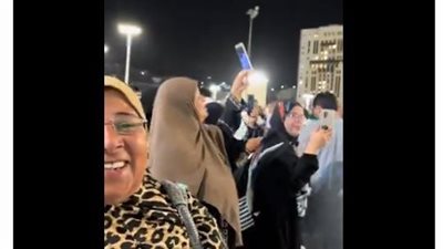 شاهد، كيف احتفلت دول العالم الإسلامي بعيد الفطر، وزغرودة مصريات بالحرم المكي تخطف القلوب