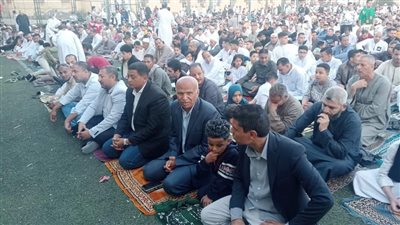 رئيس مجلس مدينة العياط يتفقد أعمال النظافة في أول أيام العيد (صور)