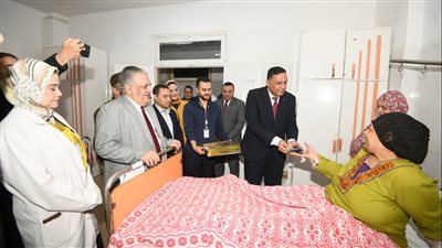 تفاصيل زيارة محافظ الدقهلية لمستشفى التأمين الصحي بسندوب (صور)